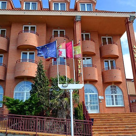Hotel Avenida III Villadangos del Paramo Bagian luar foto
