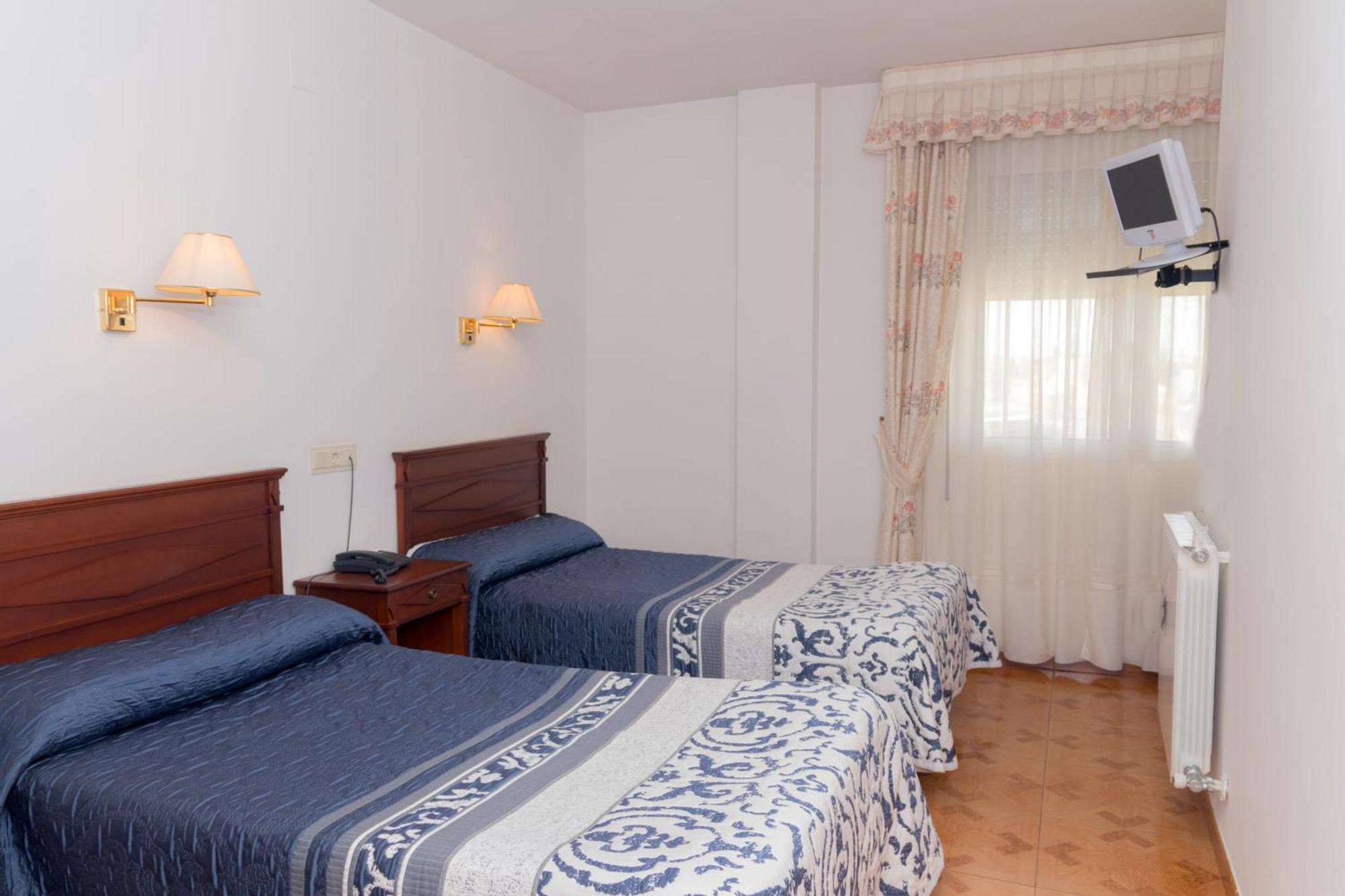 Hotel Avenida III Villadangos del Paramo Ruang foto