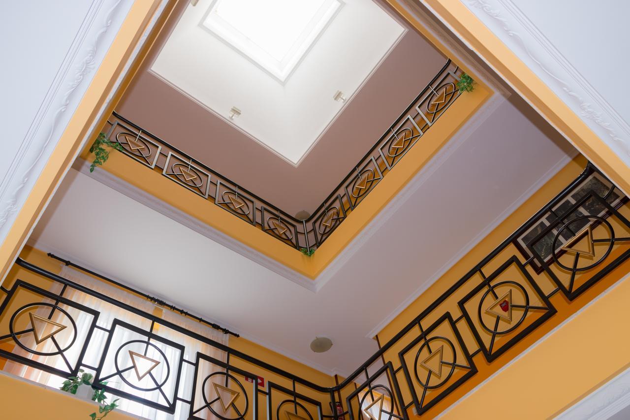 Hotel Avenida III Villadangos del Paramo Bagian luar foto