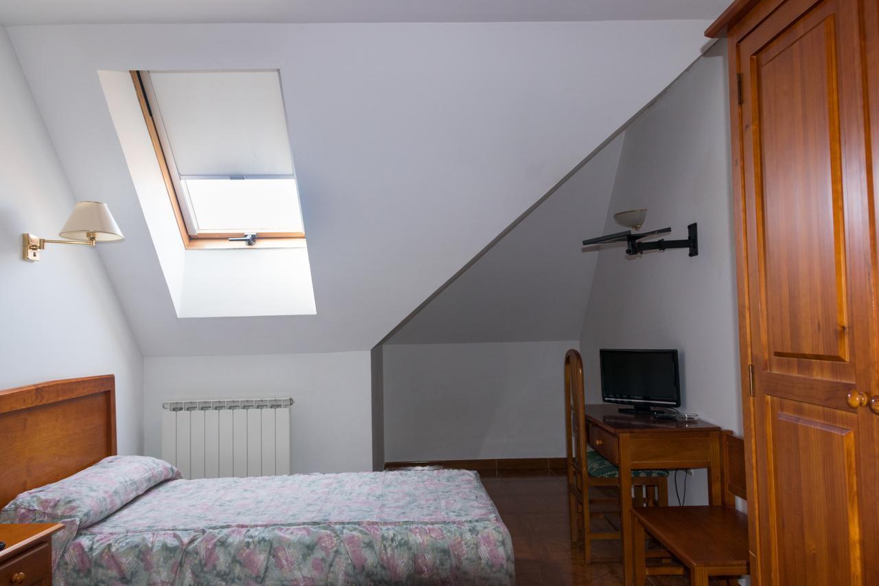 Hotel Avenida III Villadangos del Paramo Ruang foto